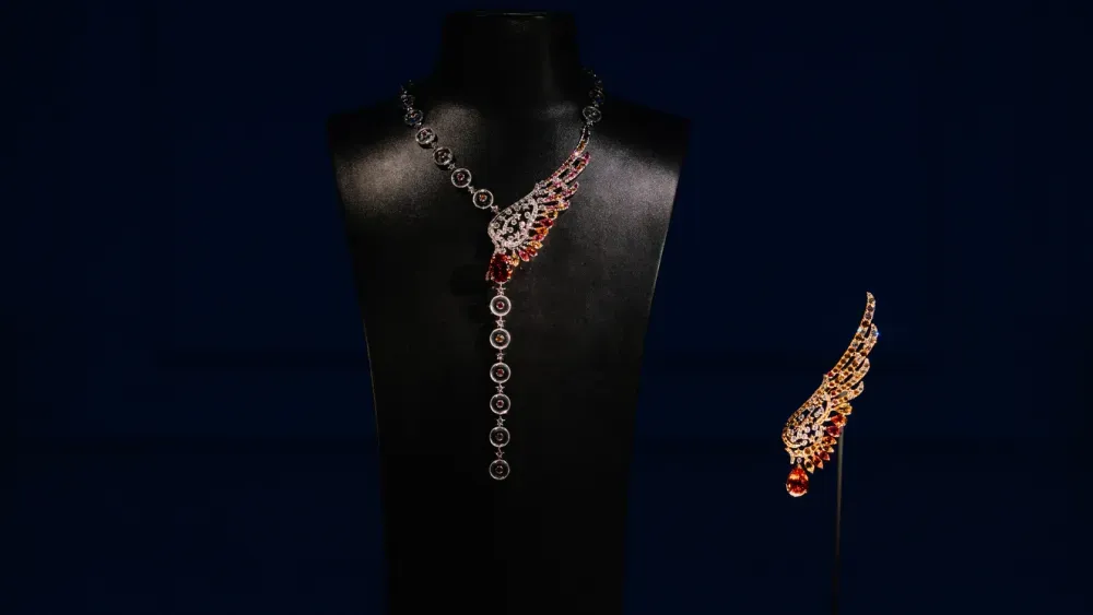 Современные ювелирные изделия Chanel с яркими и стильными элементами дизайна